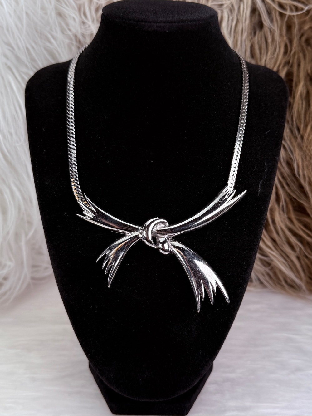 Vintage Silvertone Bow Knot Statement Necklace Herringbone Chain